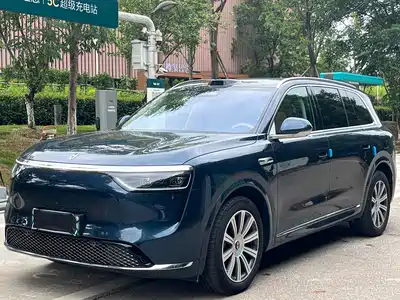 AITO Wenjie M8 2025