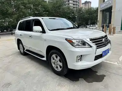 Lexus LX 2011