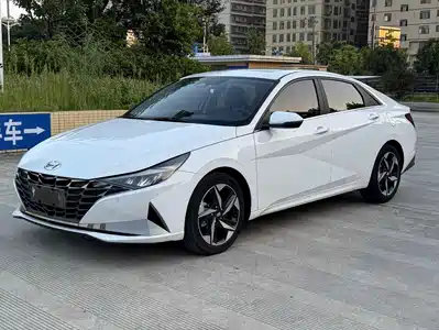 Hyundai Elantra 2022