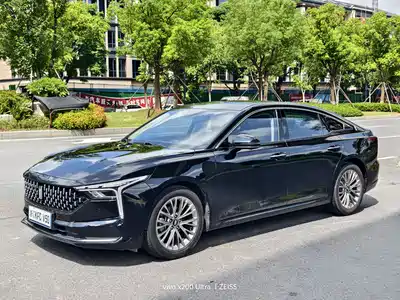 Besturn B70 2024