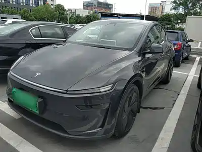 Tesla Model Y 2025
