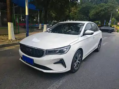 Geely Emgrand 2021