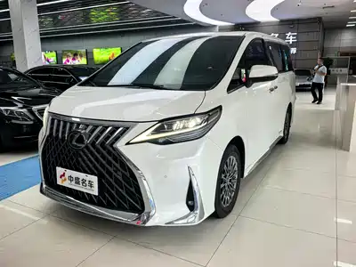 Lexus LM 2020