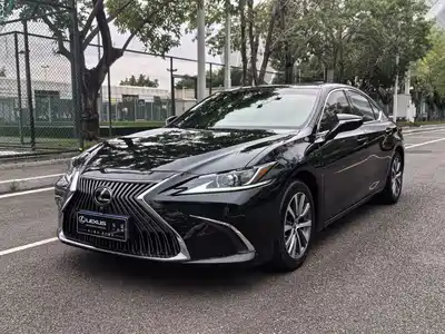 Lexus ES 2020