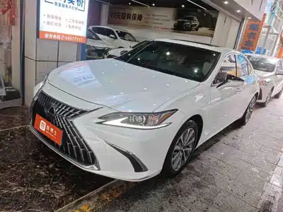 Lexus ES 2023