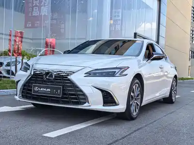 Lexus ES 2025