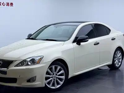 Lexus IS 2010