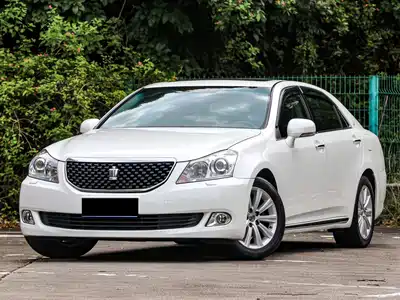 Toyota Crown 2012