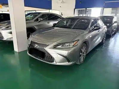 Lexus ES 2019