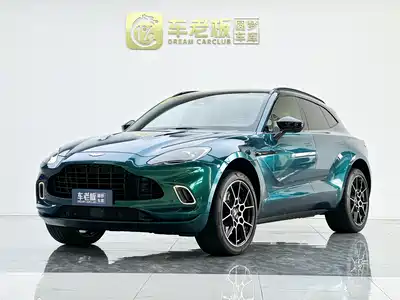 Aston Martin DBX 2022