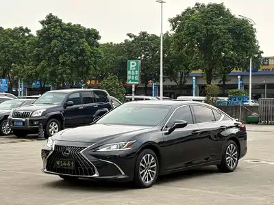 Lexus ES 2023