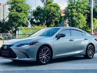 Lexus ES 2024