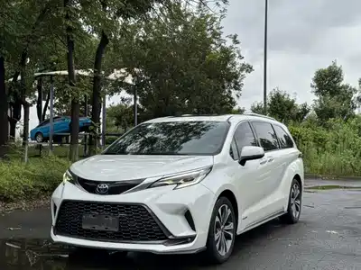 Toyota Granvia 2023
