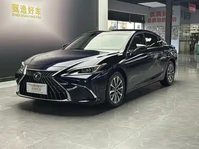 Lexus ES 2024