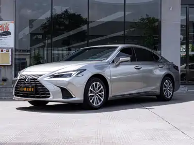 Lexus ES 2025