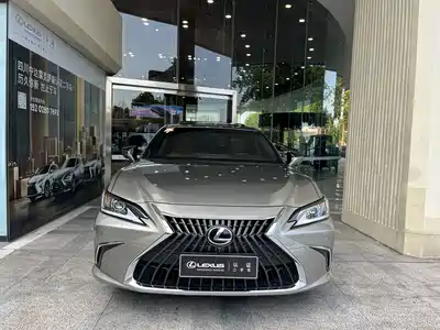 Lexus ES 2023