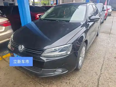 Volkswagen Sagitar 2015