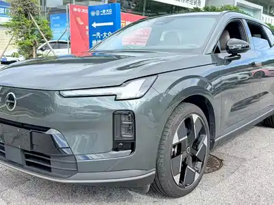 Volvo XC70 Plug-in Hybrid 2025