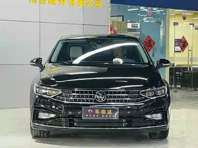 Volkswagen Magotan 2025