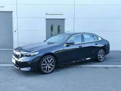 BMW i5 2025
