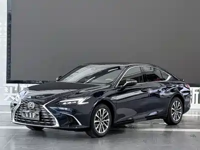 Lexus ES 2025
