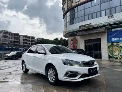 Geely Emgrand 2021