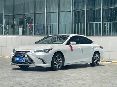 Lexus ES 2020