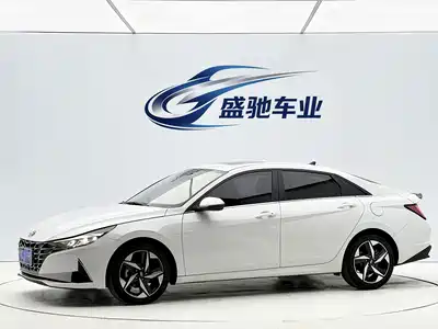 Hyundai Elantra 2022