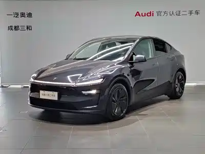 Tesla Model Y 2025