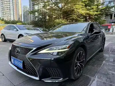 Lexus LS 2021