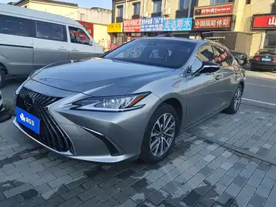Lexus ES 2024