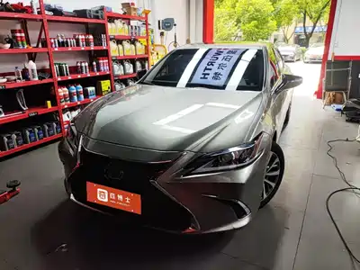 Lexus ES 2024