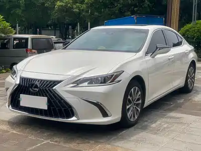 Lexus ES 2024