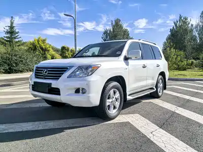 Lexus LX 2010