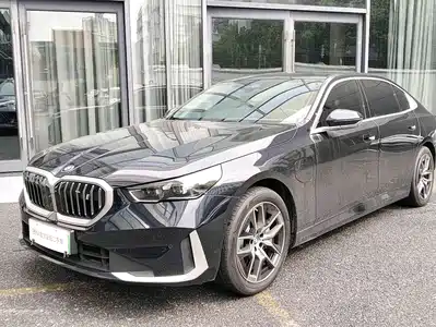 BMW i5 2025