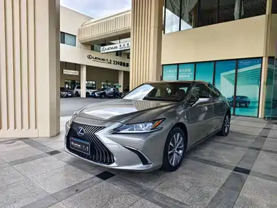 Lexus ES 2021