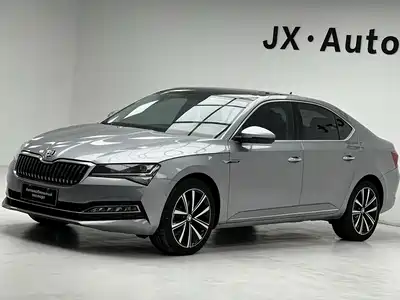 Škoda Superb 2023