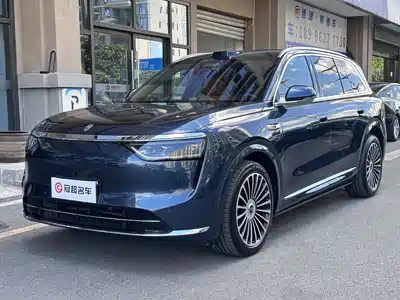 AITO Wenjie M8 2025