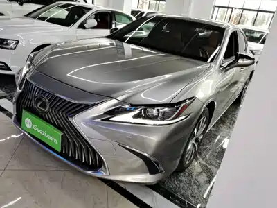 Lexus ES 2019