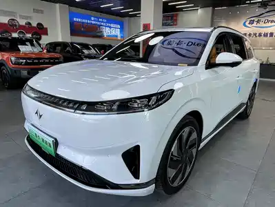 Dongfeng Yipai eπ008 2024