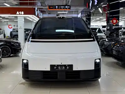 Li Auto MEGA 2025