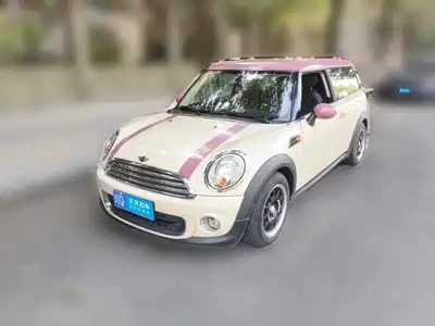 MINI CLUBMAN 2015