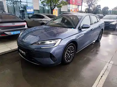 BYD Seal 07 DM-i 2025