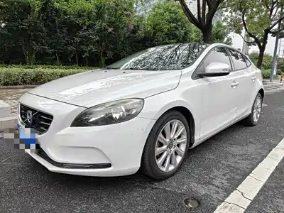 Volvo V40 2015