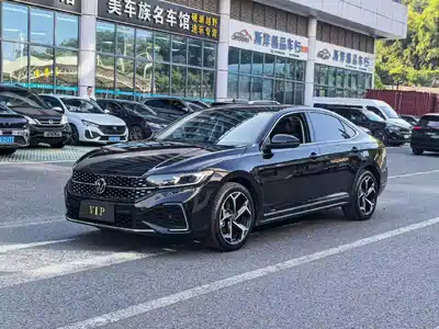Volkswagen Passat 2023