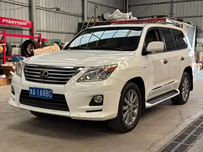Lexus LX 2011