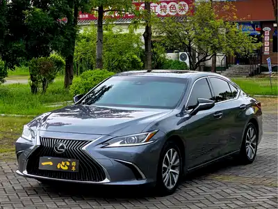Lexus ES 2021