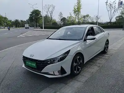 Hyundai Elantra 2022