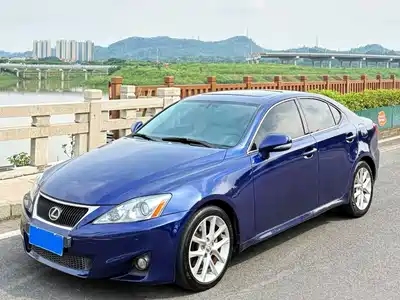 Lexus IS 2010