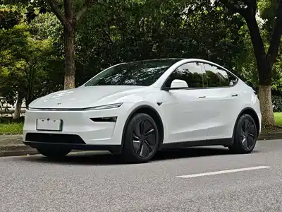 Tesla Model Y 2025